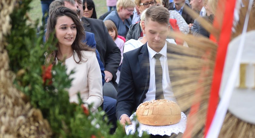 Uroczyście i z zabawą, czyli dożynkowa niedziela w Szerominku