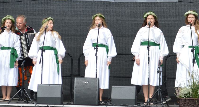 Poświętne na ludowo w filmowej pigułce