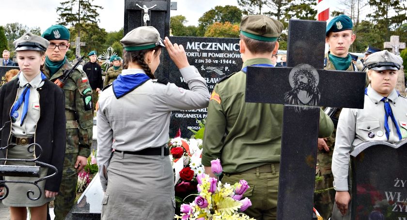 Oddali hołd ofiarom niemieckiego terroru - poświęcenie odrestaurowanej mogiły w Chociszewie