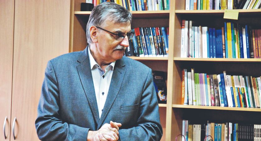 Wojewoda stwierdził nieważność odwołania dyrektora Aleksandrowicza