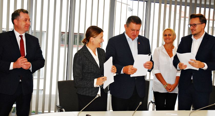 Kolejny etap wielomilionowej inwestycji - umowy na ścieżki podpisane
