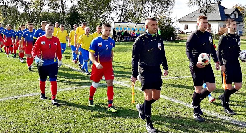 Niedziela w B klasie: Orlęta królem derbów! Gumino pechowo w Karolinowie