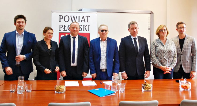 Wyremontują i wybudują niektóre odcinki dróg powiatowych