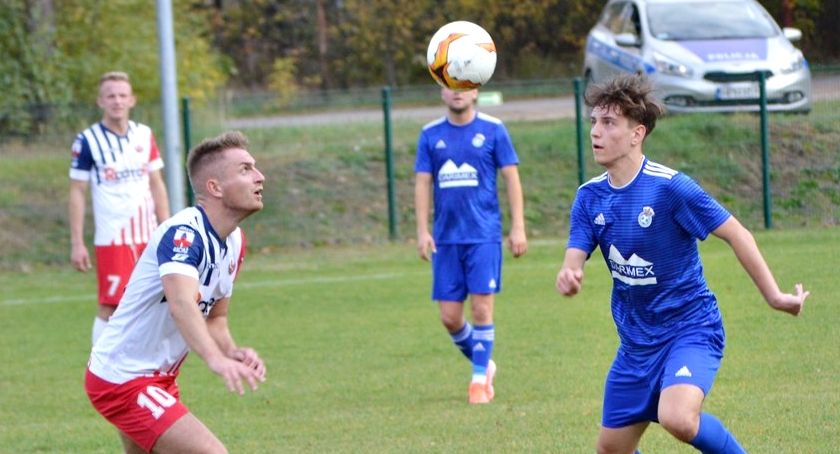 Bez bramek w ostatnich jesiennych derbach A klasy