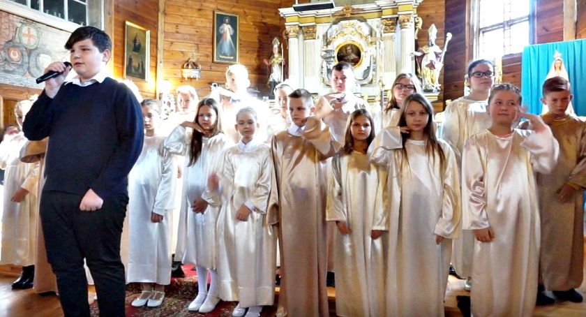 „Bądźmy dla siebie bliscy” - można obejrzeć program młodzieży z Sarbiewa - część II