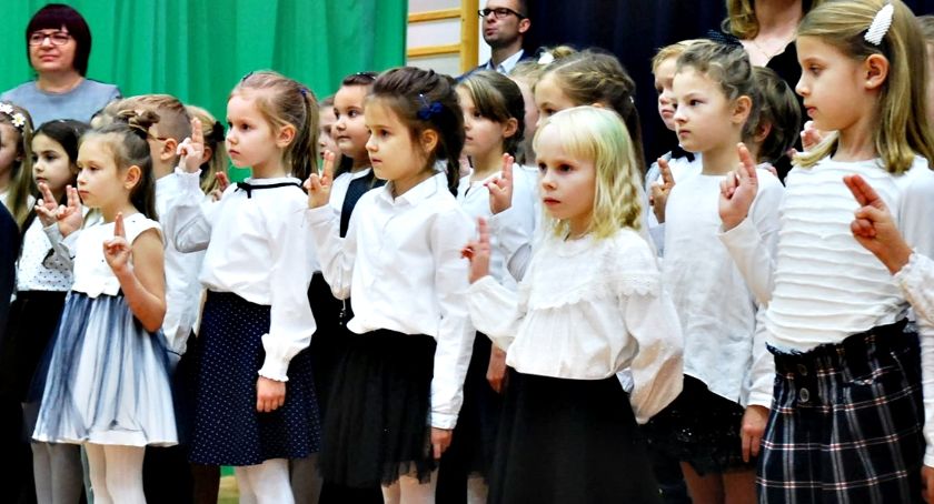 Ślubowali pierwszoklasiści w SP 2 Płońsk