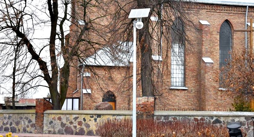 Lampa solarna na próbę