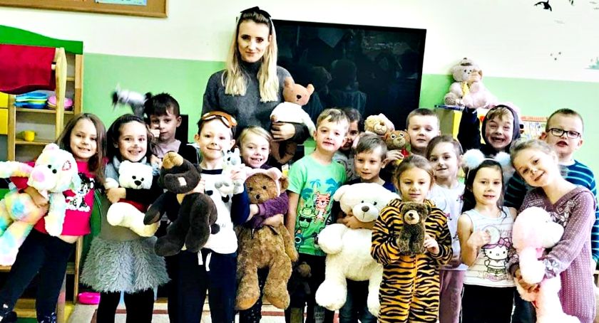 Fotograficzna pigułka z „Dnia Pluszowego Misia” w Kroczewie