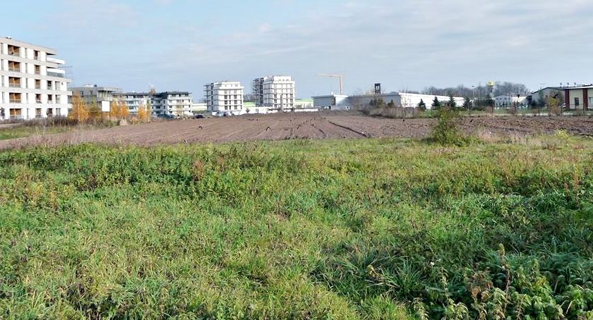 Działki pod młotek - kasa na modernizację budynku rehabilitacji
