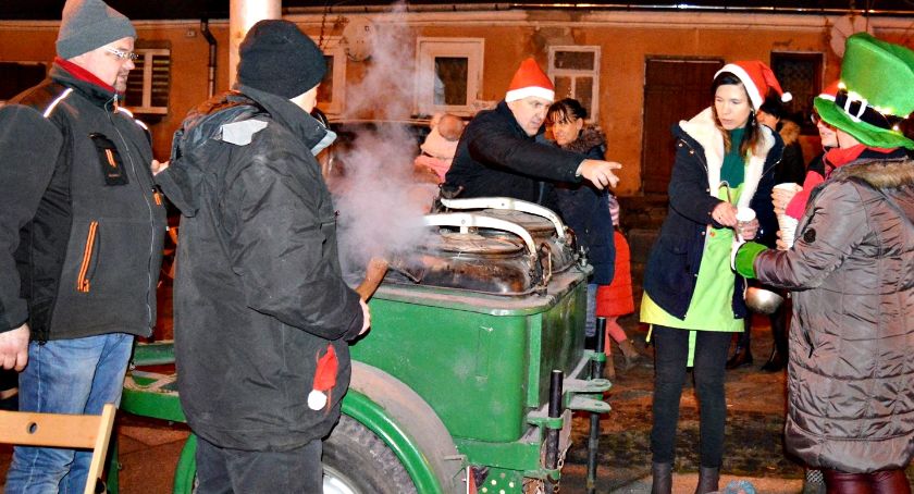 Świątecznie w czerwińskim rynku