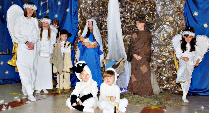 Jasełka i wspólne kolędowanie w Domu Dziecka