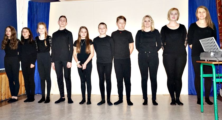 Bożonarodzeniowy teatr cieni w Krysku