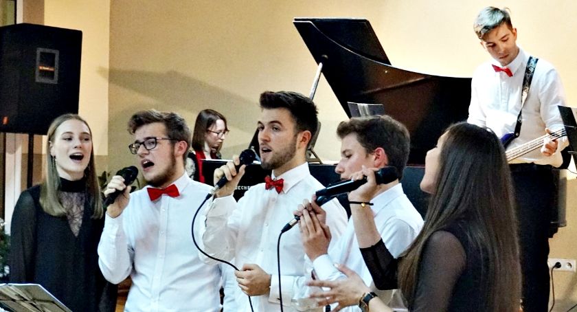 Koncert w LO Płońsk - „Ten szczególny dzień się budzi”