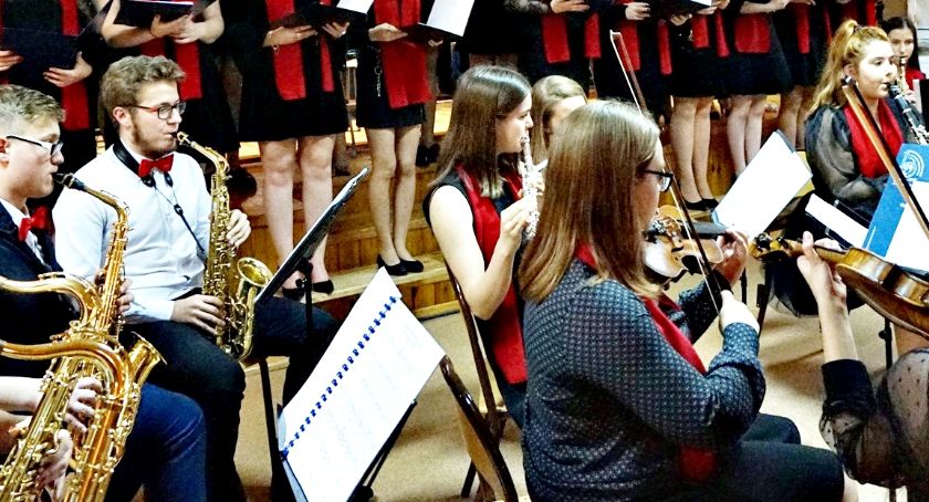Koncert w LO Płońsk - „Wśród nocnej ciszy” na orkiestrę
