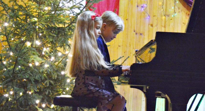 Koncert w Szkole Muzycznej - „Lulajże Jezuniu” na fortepian