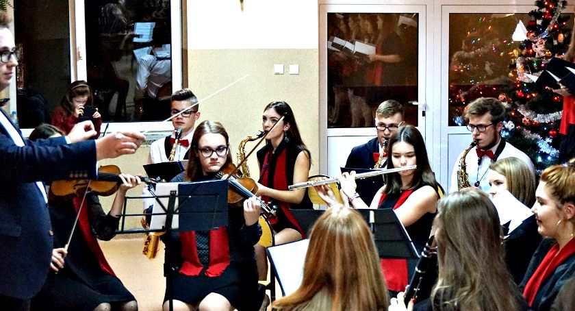 Koncert w LO Płońsk - „Gdy się Chrystus rodzi” na orkiestrę