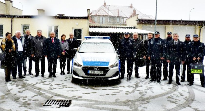 Radiowóz po odprawie