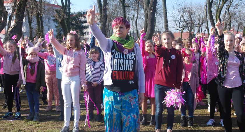 Tanecznie przeciwko przemocy w Raciążu