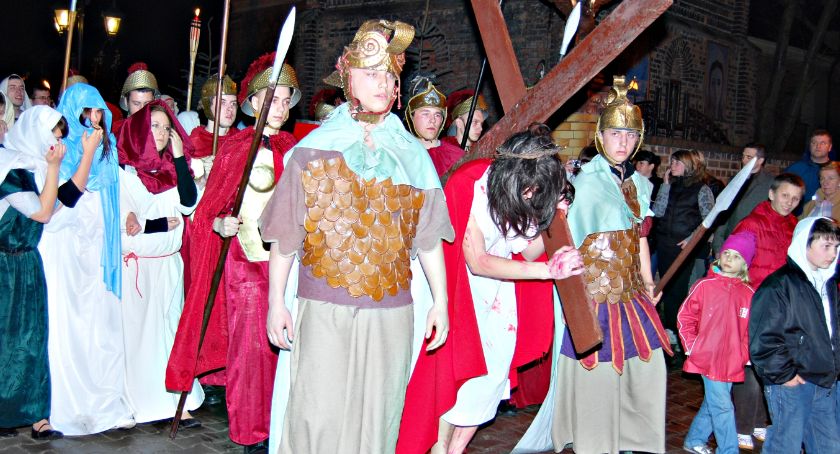 Wielkanocne wspominajki - zdjęcia z Misterium Pańskiego w Płońsku w 2010 roku
