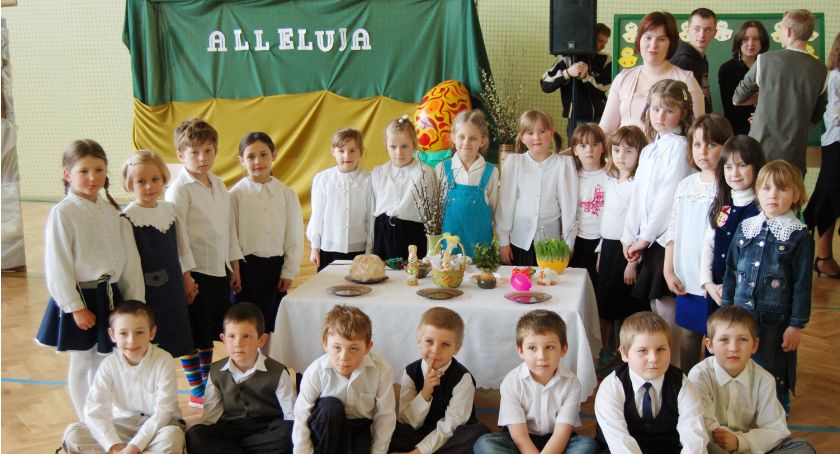 Wielkanocne wspominajki - zdjęcia z przedstawienia wielkanocnego w Siedlinie z 2006 roku