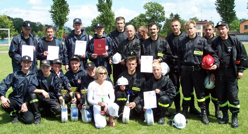 Strażackie wspomnienia: 169 zdjęć z finałowych zawodów powiatowych - 2004 rok
