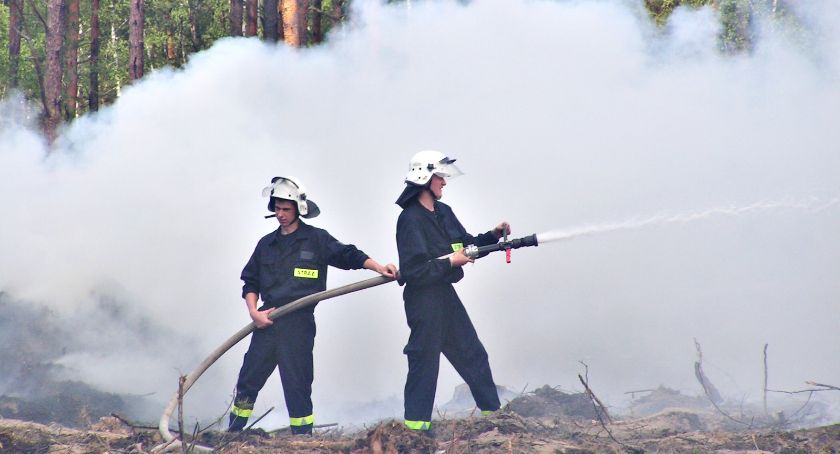 Strażackie wspomnienia: 102 zdjęcia z leśnych ćwiczeń - Grabie 2005 rok