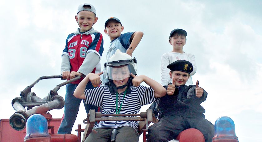 Strażackie wspomnienia: 30 zdjęć z zawodów gminy Dzierzążnia 2005 rok