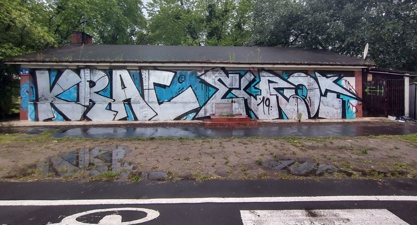 Kultowy bar Żagielek zmieniony w ruinę. Nikt z tym nic nie robi
