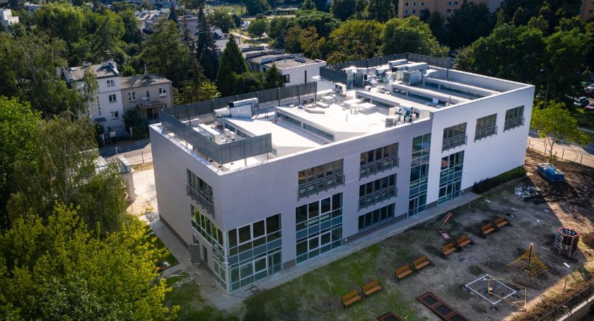 Opóźnienia w rozbudowie szkoły przy Mścisławskiej