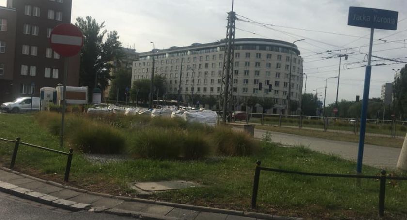 Plac Jacka Kuronia - wygląda obciachowo