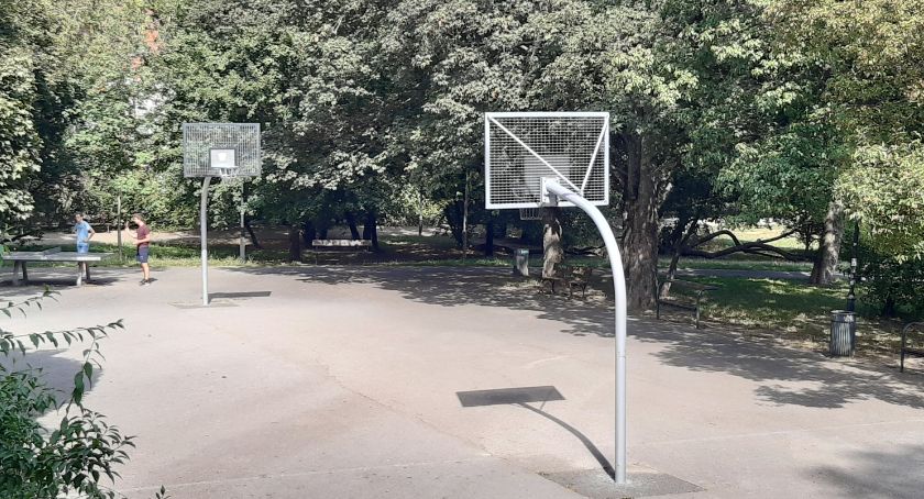 Zagłosuj na nowe boisko przy placu Lelewela