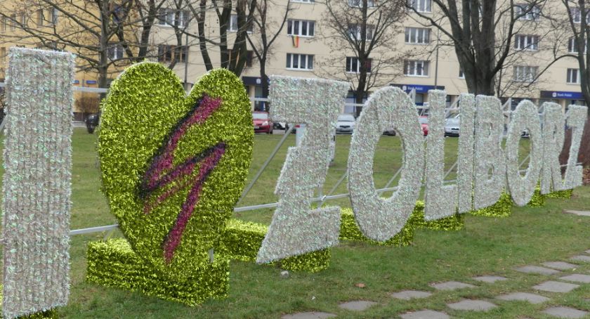 Chamstwo, głupota i wandalizm nie mają barw politycznych