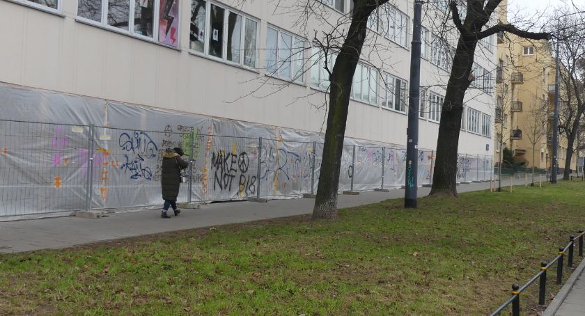Mickiewicza 34/36 - czy ktoś zamierza coś z tym zrobić?