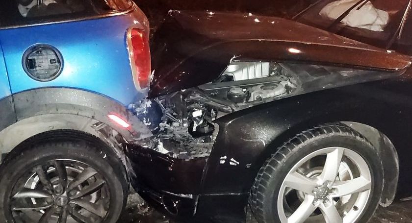 Kilka uszkodzonych aut na Krajewskiego za jednym zamachem 