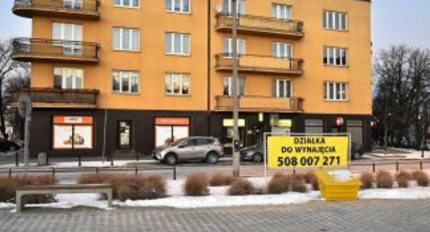 Co z działką na Placu Kuronia?