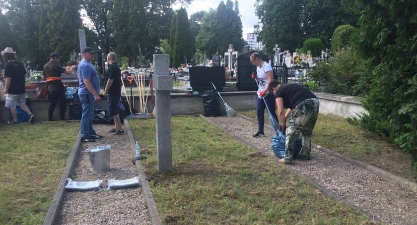 Sprzątamy groby żołnierzy Żywiciela