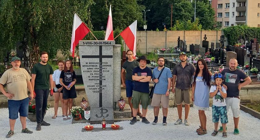 Cmentarz Wawrzyszewski - wy sobie spijcie a my wam ładnie posprzątamy