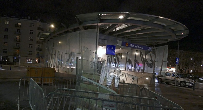 Metro na Placu Wilsona przechodzi modernizację
