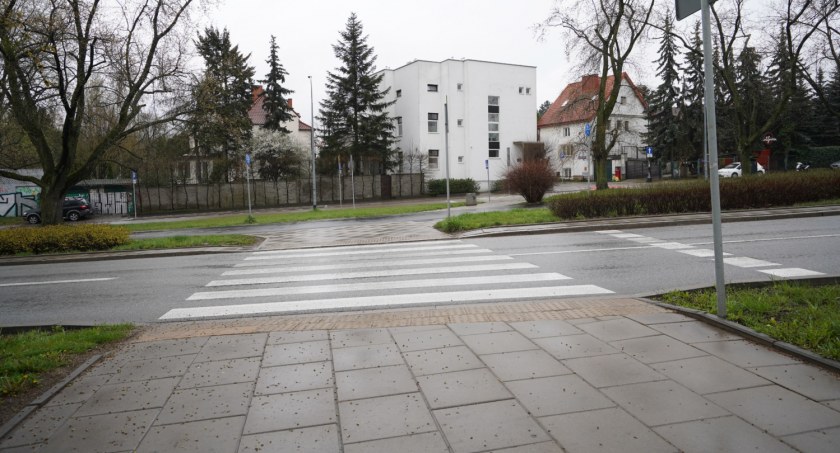 Łamagi z Żoliborza i światła na przejściu dla pieszych