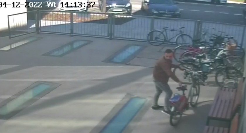 Policja poszukuje podejrzanych o kradzieże 