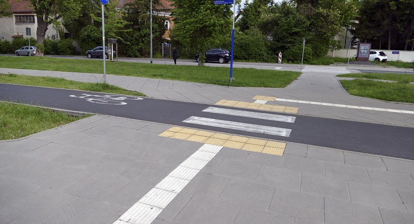 A jednak można! Przejście dla pieszych przez rowerową ścieżkę
