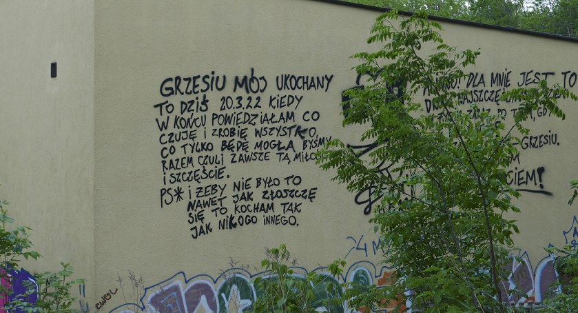 Miłosne wyznanie wielkoludów na Żoliborzu Artystycznym