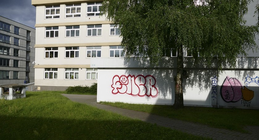 Slumsy pod Urzędem Dzielnicy Żoliborz