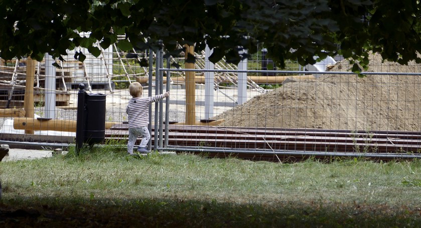 Kolejne opóźnienie w oddaniu do użytku placu zabaw w Parku Żeromskiego