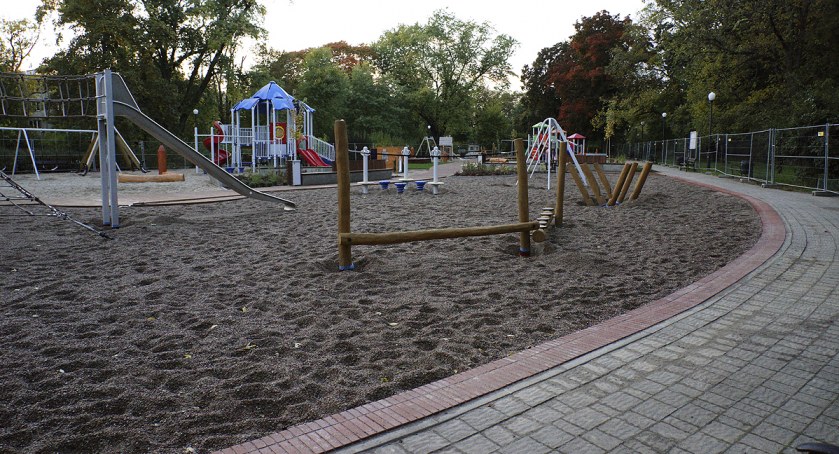 Otwarcie placu zabaw w Parku Żeromskiego