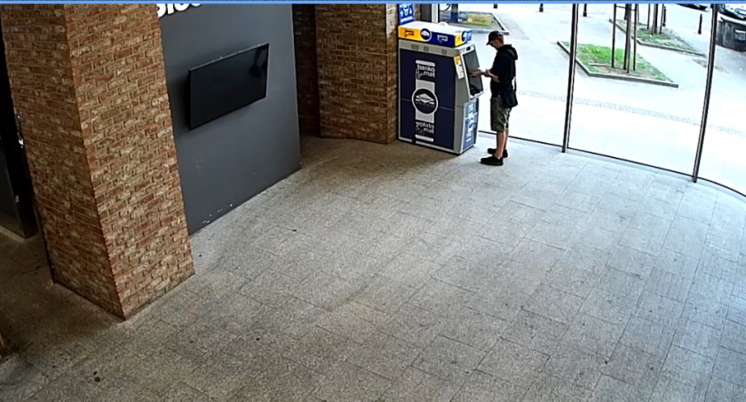 Policja poszukuje osoby widoczne na zdjęciach w galerii  