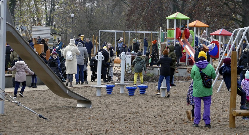 Plac zabaw w Parku Żeromskiego otwarty