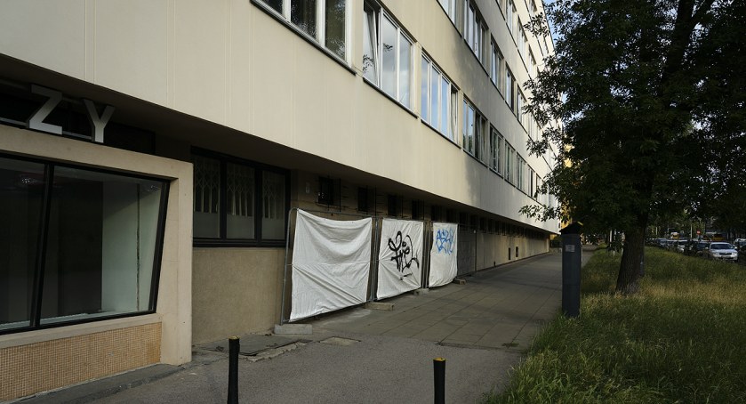 Szklany Dom i graffiti