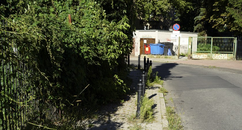 Żoliborskie słupki drogowe