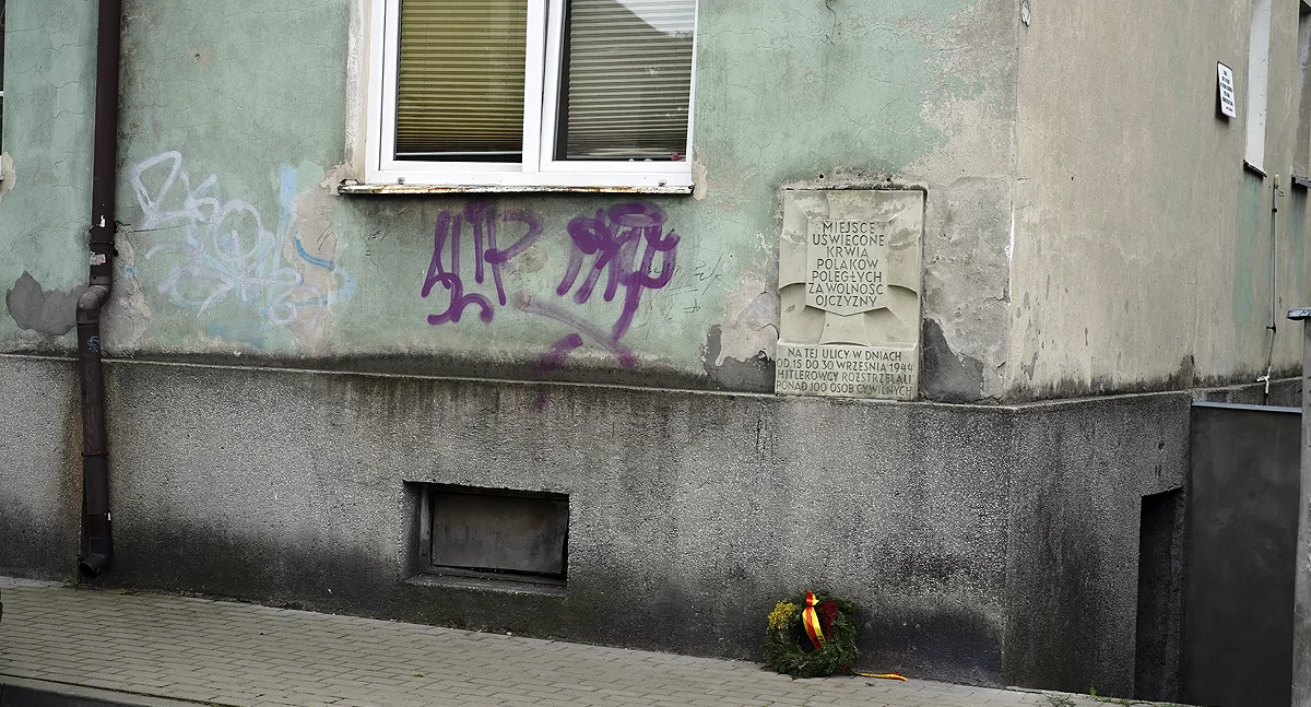Ściana wstydu na ulicy Lutosławskiego